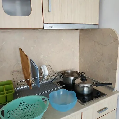 Private Studio 306 Complex Nev, Sarafovo, Beach & Airport ,With Swimming Pool, Free Parking 布尔加斯