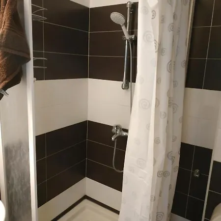 Private Studio 306 Complex Nev, Sarafovo, Beach & Airport ,With Swimming Pool, Free Parking 布尔加斯