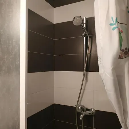 Private Studio 306 Complex Nev, Sarafovo, Beach & Airport ,With Swimming Pool, Free Parking 布尔加斯